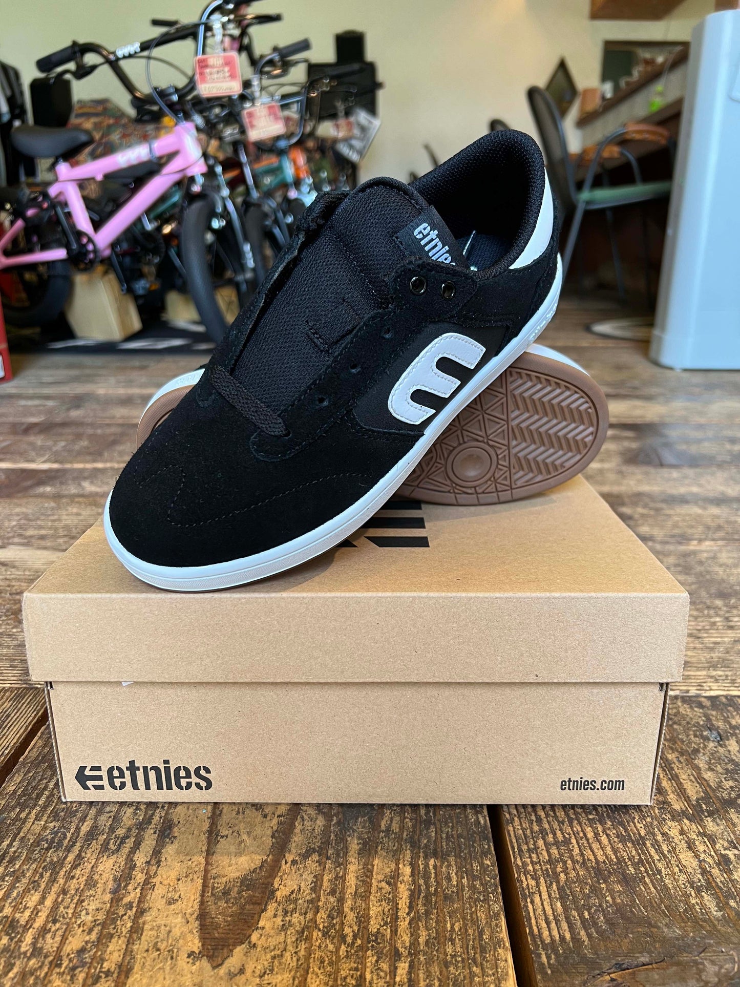 ETNIES WINDROW Black 24cm エトニーズ ブラック スケートボード BMX スケシュー 正規代理店契約商品 ■