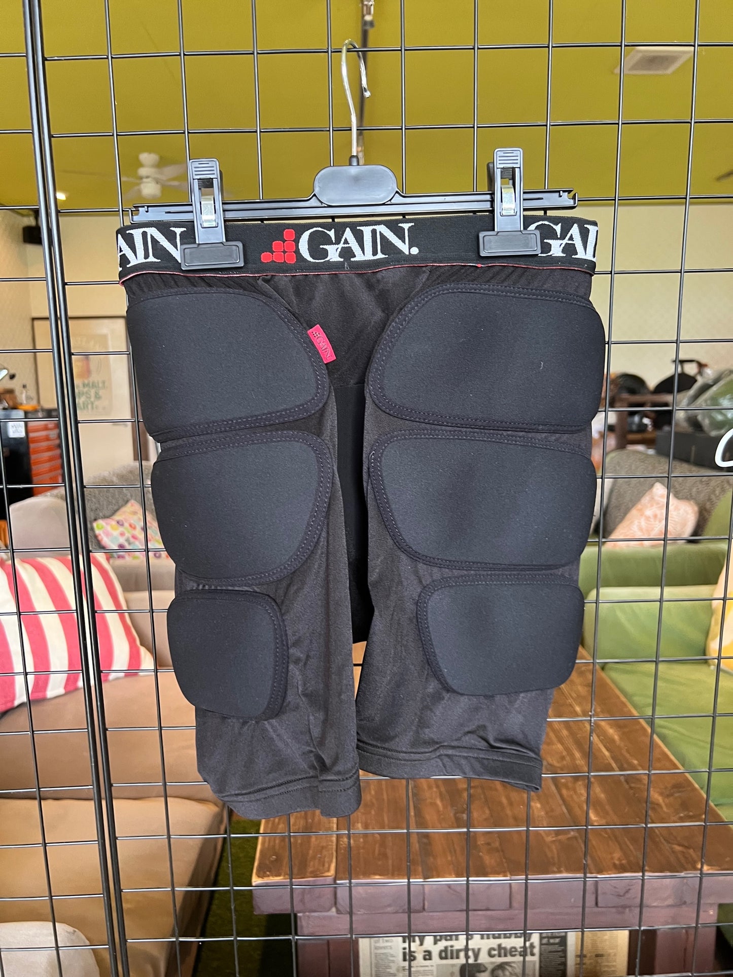 ★ 送料無料 人気商品 GAIN ゲイン THE SLEEPER HIP/BUM ヒップ プロテクター BMX インナープロテクター XXS XS S 黒 BMX 初心者 BMX キッズ プロテクター 正規代理店契約商品 ■