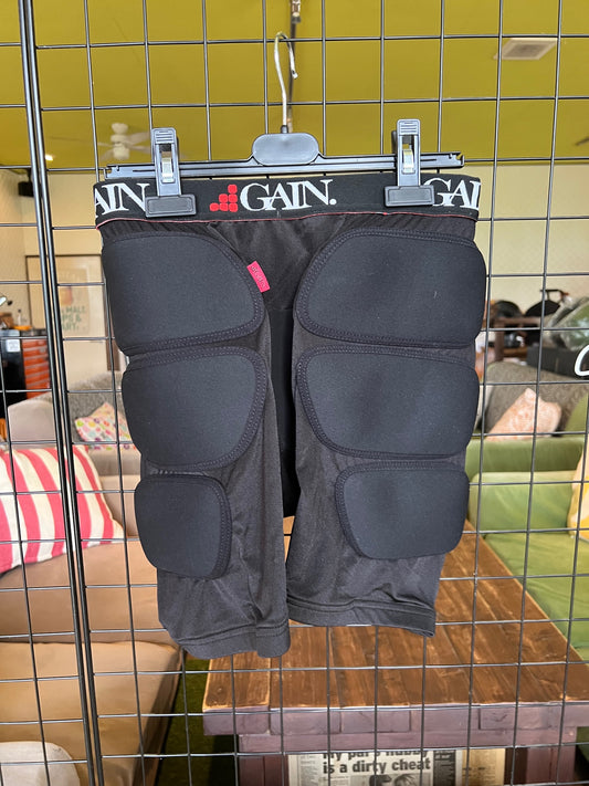 ★ 送料無料 人気商品 GAIN ゲイン THE SLEEPER HIP/BUM ヒップ プロテクター BMX インナープロテクター XXS XS S 黒 BMX 初心者 BMX キッズ プロテクター 正規代理店契約商品 ■